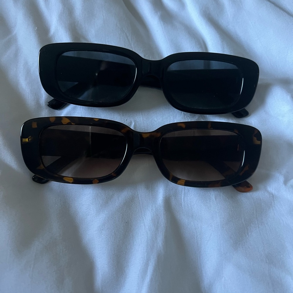 Pack of two sunglasses
